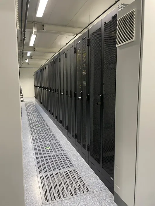 Bild von Auktion Datencenterauflösung INTRALOT Germany GmbH - Servertechnik, PC-Zubehör, Schreibtische