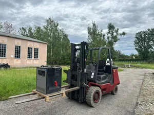 Bild von Auktion Standortauflösung - Stapler, Transporter, Anhänger, Bürocontainer, Maschinen, Werkzeuge, Stapelboxen, Büroeinrichtung