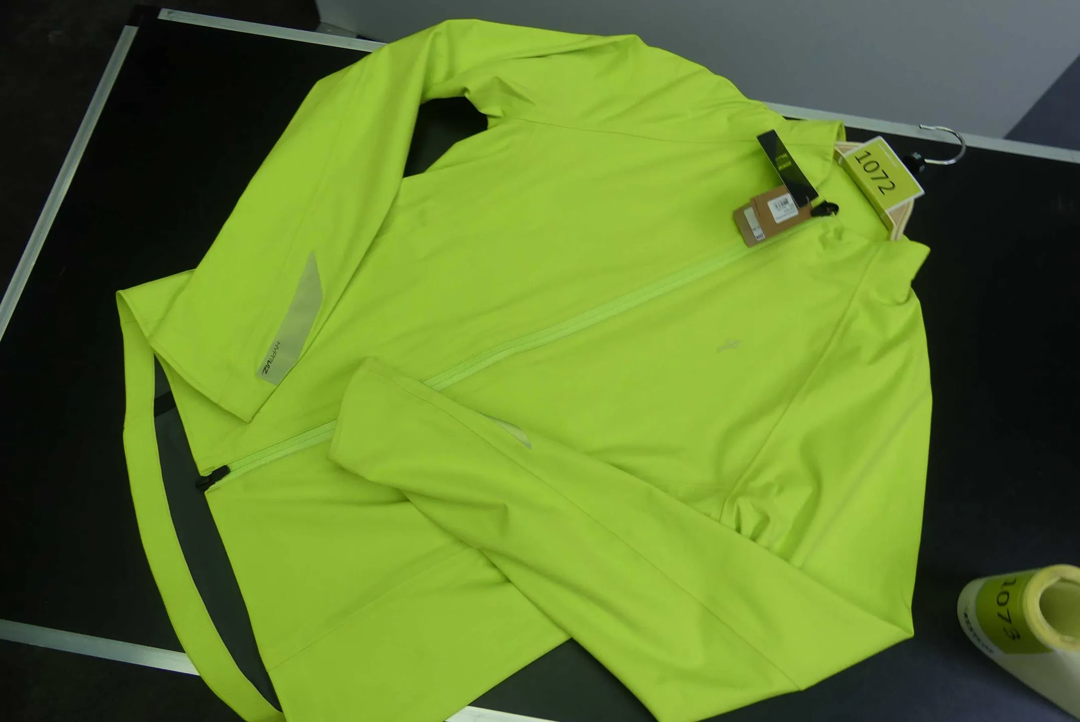 Specialized Race-Series Rain Jack, Regenjacke Männer, Hyperviz, Größe M, UVP 200,00€