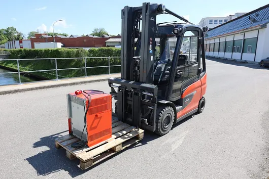 Bild von Auktion Standortschließung Amann Group Teil II – Stapler– Büro – Transportmittel – Garne – Regale – Verpackungen