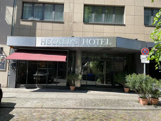 Bild von Auktion Betriebsaufgabe Hecker's Hotel Kurfürstendamm