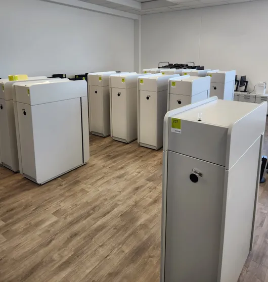 Bild von Auktion Lagerbereinigung - Marken Büromöbel - Dauphin, Züco, König+Neurath, HAY - Lounge Möbel, Tische, Bürostühle und vieles mehr