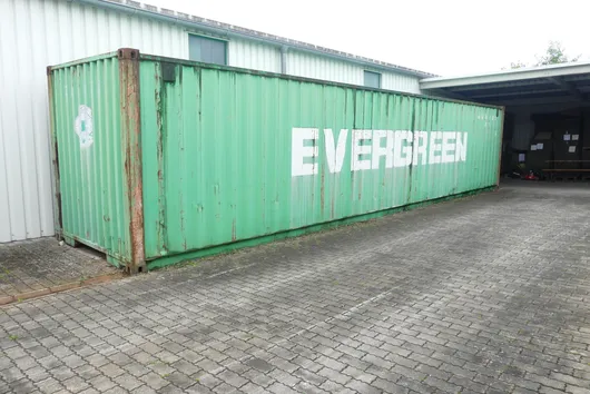 Bild von Auktion Geschäftsaufgabe - Container, Heimtextilien, Stoffballen