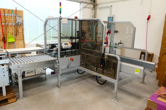 Bild von Auktion Lagerbereinigung - Verpackungsmaschinen, Hubwägen, elektr. höhenverstellbare Schreibtische uvm.