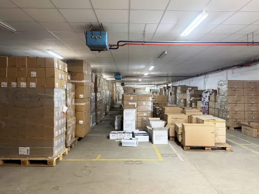 Bild von Auktion Lagerbereinigung - LED - Leuchtmittel - Decken- u. Wandleuchten - Einbauleuchten- Lagereinrichtung - Säulenkran - Büromöbel