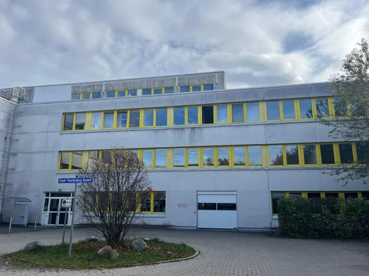 Bild von Auktion Standortauflösung BALLUFF STM GmbH - Drehstuhl, Labortechnik, ESD-Möbel uvm.