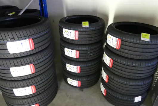 Bild von Auktion Nachauktion Reifenhandel - Werkstattausstattung, Reifen, Felgen, Saugstrahlkabine