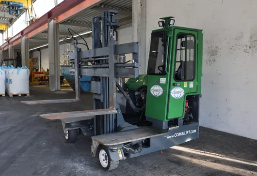 Bild von Auktion Lagerbereinigung  aus Fassadenbau – Stapler – Bearbeitungsmaschinen – Hydraulikzylinder  – Messgeräte - Podestleitern