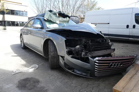 Bild von Auktion Audi A8 Unfallfahrzeug