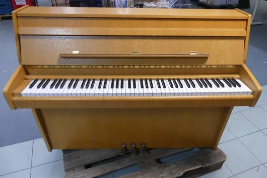 Bild von Auktion Lagerbereinigung Küchengeräte, Küchenzubehör, Möbel, Gläser und vieles mehr