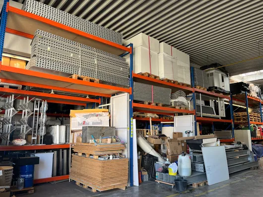 Bild von Auktion Lagerauflösung Wüstdesign GmbH - Messemöbel, Hubwagen, Schwerlastregale uvm.