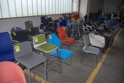 Bild von Auktion Lagerbereinigung Büromöbel