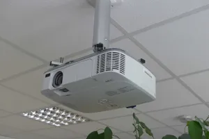 NEC - Beamer, mit Fernbedienung