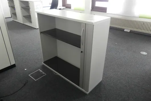 1x Sideboard