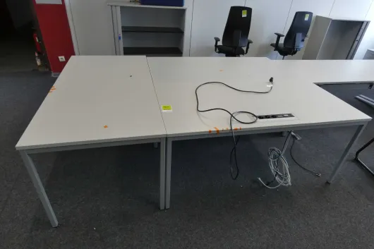 3x konferenční stůl