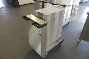 Hupfer - Tablettstapler mit Inhalt
