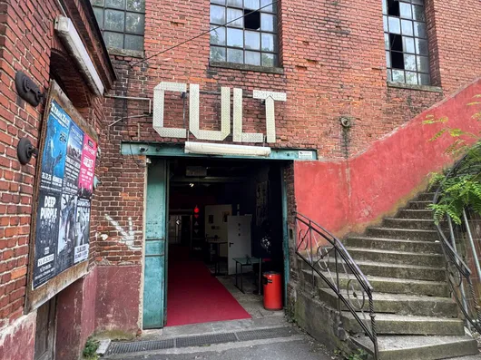 Bild von Auktion Geschäftsaufgabe DER CULT – Nightclub-Komplettauflösung: Veranstaltungstechnik, Licht & Ton, Gastro, Möbel & Fetisch-/Spezialmobiliar