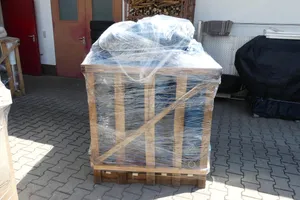 Palette mit Sanitärzubehör