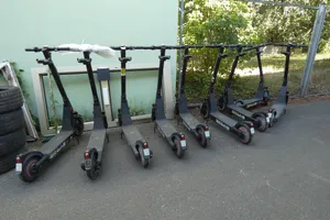 9x OKAI ES400A Profi E-Scooter