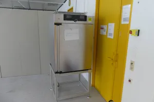 Memmert AtmoCONTROL Trockenschrank mit Untergestell