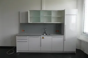 Küchenzeile mit Einbaugeräten