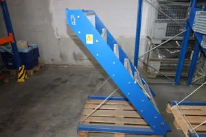 1 x Stahltreppe