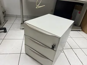 2x Metallaktenschrank auf Rollen mit Schubladen