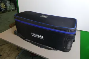 Studioblitzset Hensel und Godox mit Trolley-Tragetasche