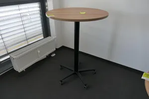 Besuchertisch (höhenverstellbar)