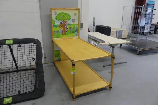 Kinder-Ballwurfspiel aus Holz mit Tiermotiv