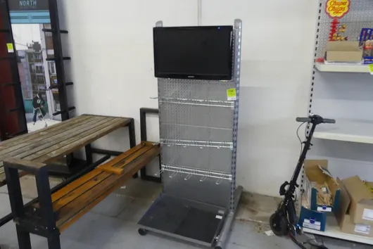 Mobilní prodejní stojan s obrazovkou Samsung
