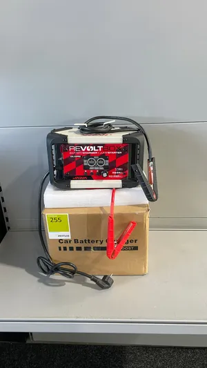 Batterieladegerät 12/24 V mit Starthilfefunktion 110 A
