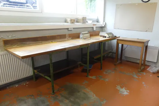 2x établi avec table d'appoint, sans contenu