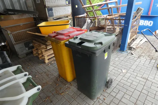 2x pojemnik na śmieci