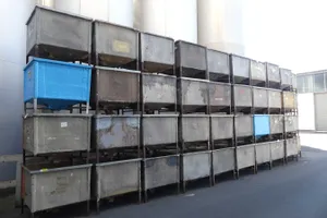4x Trichter-/Silo- bzw. Auslaufbehälter