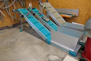 MB Conveyors - Späneförderanlage mit Steuergerät