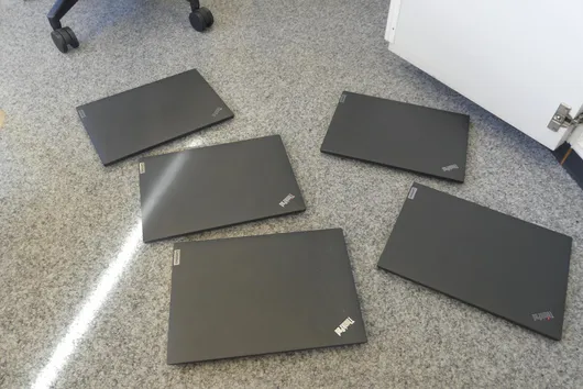 5x LENOVO ThinkPad T14, bez příslušenství