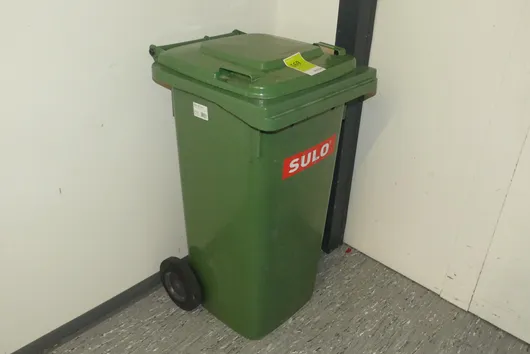Separator de deșeuri