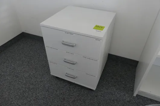Skrivebordskontainer
