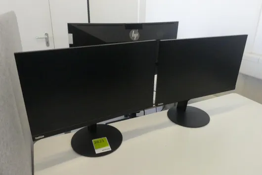 2 LENOVO ThinkVision monitor