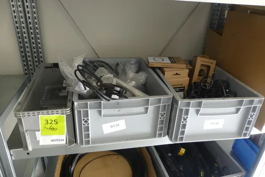 Lote de componentes de bicicleta, con 3 cajas de almacenamiento