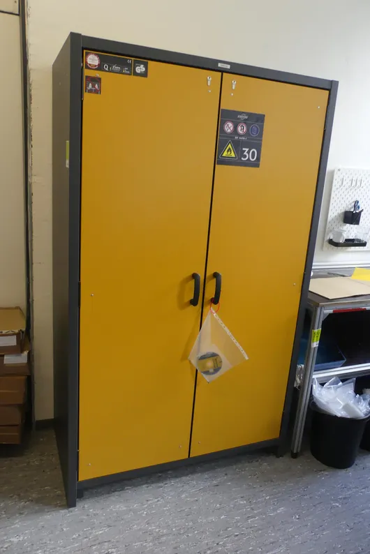 AECOS hazardous substance cabinet Q30.195.116