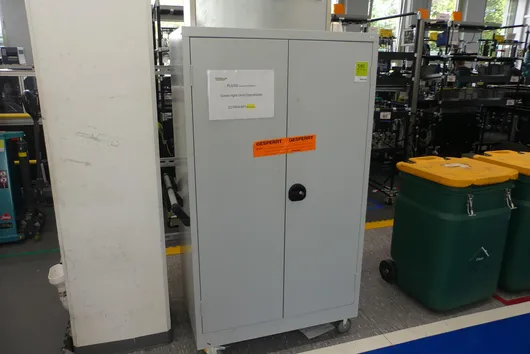 Metal cabinet mobile, without contents