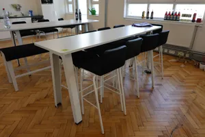 1 x Hochtisch 9 x Hocker