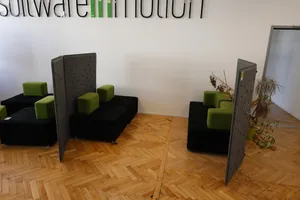 Sitzlounge mit Abtrenner