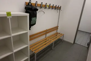1 x Garderobe
