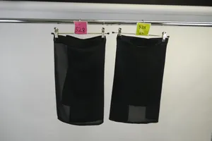 2x gewandähnliches Textilstück