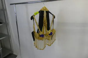 Pailletten BH und Gürtel