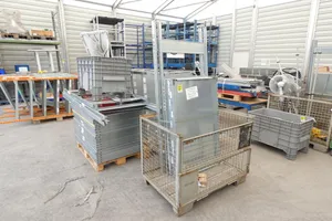 Regalsystem mit Gitterbox