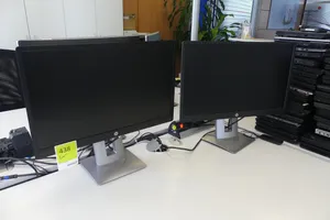 2x HP Monitor